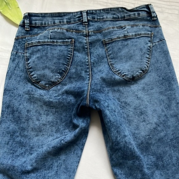 Revamped Denim Raw Hem Jeans - Picture 5 of 6